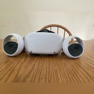 •Oculus Quest 2•